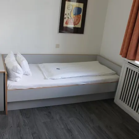 Am Roemerwall 3* Moguncja