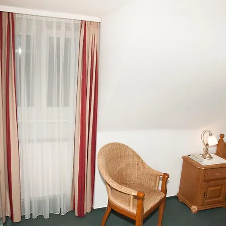 Hotel Am Roemerwall 3*